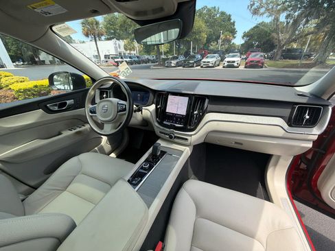 Used 2024 Volvo XC60 B5 Plus AWD/4WD image 22