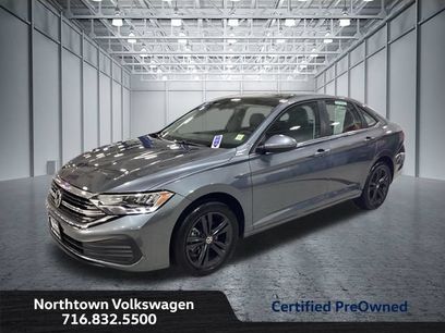 Used 2023 Volkswagen Jetta SE w/ Panoramic Sunroof Package