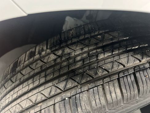 Used 2024 Chevrolet Equinox LT image 28