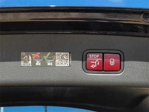 Certified 2025 Mercedes-Benz GLC 350e 4MATIC image 10