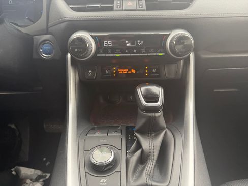 Used 2020 Toyota RAV4 Limited w/ Limited Grade Weather Package image 15