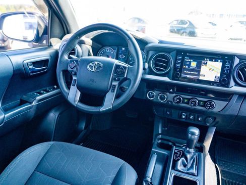 Used 2018 Toyota Tacoma TRD Off-Road AWD/4WD image 20