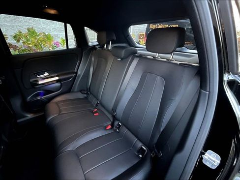 Used 2025 Mercedes-Benz GLA 250 4MATIC image 28