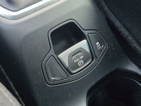 Used 2018 Jeep Renegade Sport w/ Power & Air Group image 30