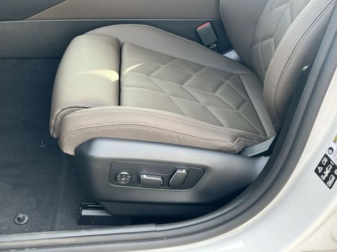 Certified 2025 BMW 530i xDrive w/ Premium Package image 11