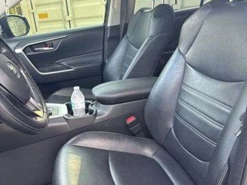 Used 2019 Toyota RAV4 XLE Premium w/ Advanced Technology Package image 7