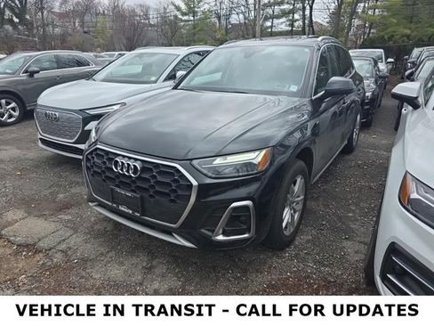 Used 2023 Audi Q5 2.0T Premium w/ Convenience Package image 1
