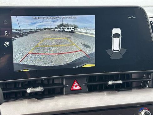 Used 2025 Kia Sportage EX image 5