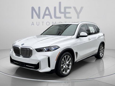 Used 2026 BMW X5 xDrive50e w/ Premium Package AWD/4WD image 2