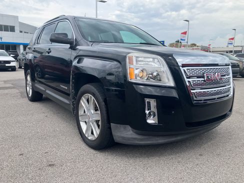 Used 2010 GMC Terrain SLE FWD image 1