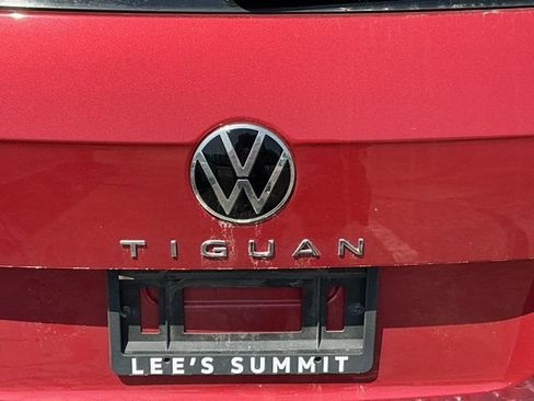 Used 2022 Volkswagen Tiguan SE FWD image 8