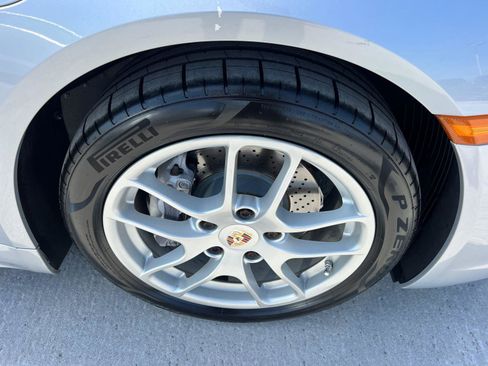 Used 2018 Porsche 718 Cayman RWD image 12