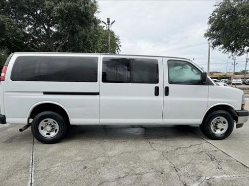 Used 2020 Chevrolet Express 3500 LT w/ LT Preferred Equipment Group RWD image 9