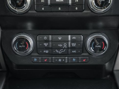 Used 2021 Ford F250 Platinum w/ Tremor Off-Road Package image 27