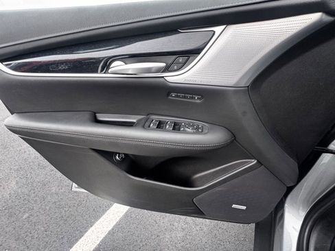 Used 2025 Cadillac XT5 Premium Luxury image 13