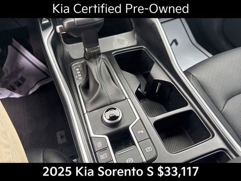 Used 2025 Kia Sorento S FWD image 30