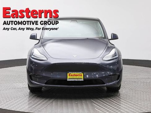 Used 2021 Tesla Model Y Long Range AWD/4WD image 2