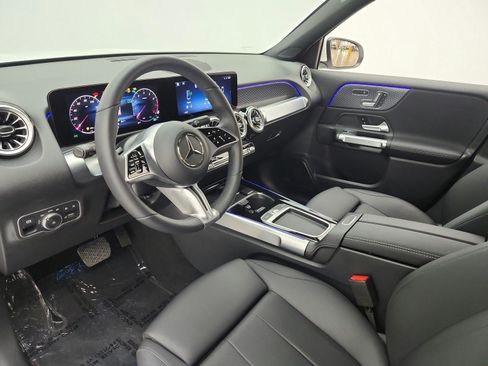 Used 2025 Mercedes-Benz GLB 250 image 12