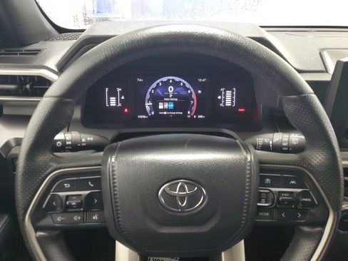 Used 2025 Toyota 4Runner SR5 RWD image 21