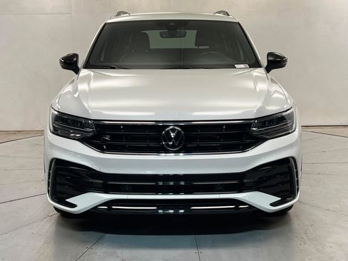 Used 2024 Volkswagen Tiguan SE R-Line FWD image 7