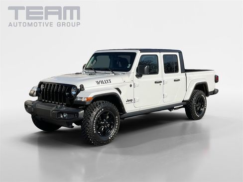 Used 2022 Jeep Gladiator Willys image 3