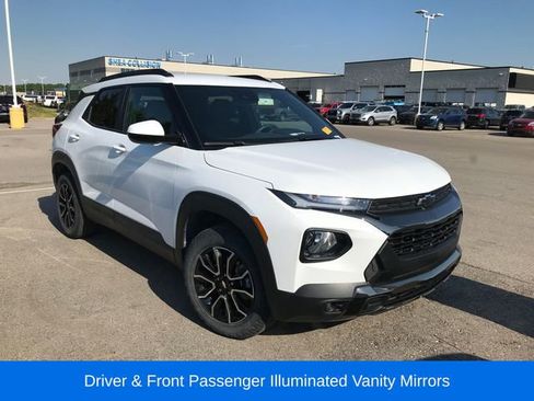 Used 2023 Chevrolet TrailBlazer ACTIV w/ Convenience Package AWD/4WD image 9