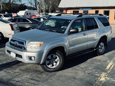 Used 2007 Toyota 4Runner Sport image 2