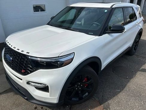 Certified 2022 Ford Explorer ST w/ Equipment Group 401A AWD/4WD image 1