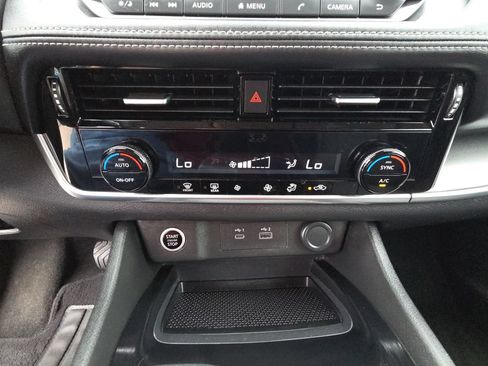 Used 2021 Nissan Rogue SV AWD/4WD image 23