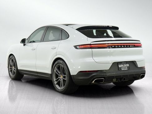 Used 2024 Porsche Cayenne Coupe AWD/4WD image 3