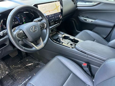 Used 2025 Lexus NX 350h AWD w/ Premium Package image 4