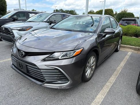 Used 2023 Toyota Camry LE FWD image 6