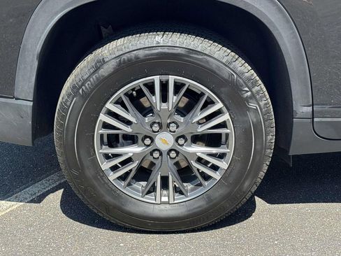 Used 2026 Chevrolet Traverse LT w/ Driver Confidence Package AWD/4WD image 9