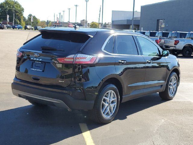 Used 2024 Ford Edge SEL w/ Convenience Package AWD/4WD image 4