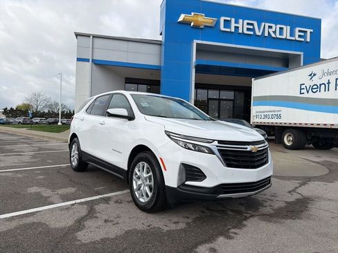 Certified 2024 Chevrolet Equinox LT w/ LPO, Floor Liner Package FWD image 1