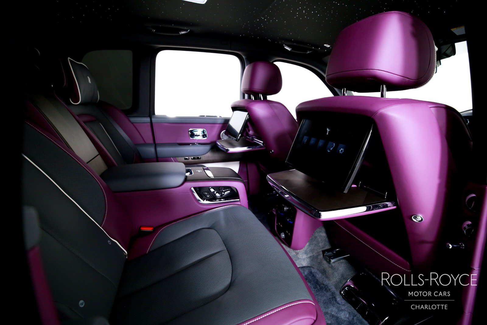 Certified 2025 Rolls-Royce Cullinan AWD/4WD image 31
