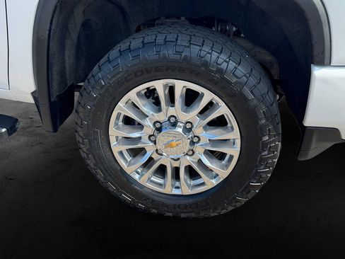 Used 2022 Chevrolet Silverado 3500 High Country w/ Z71 Off-Road Package AWD/4WD image 12