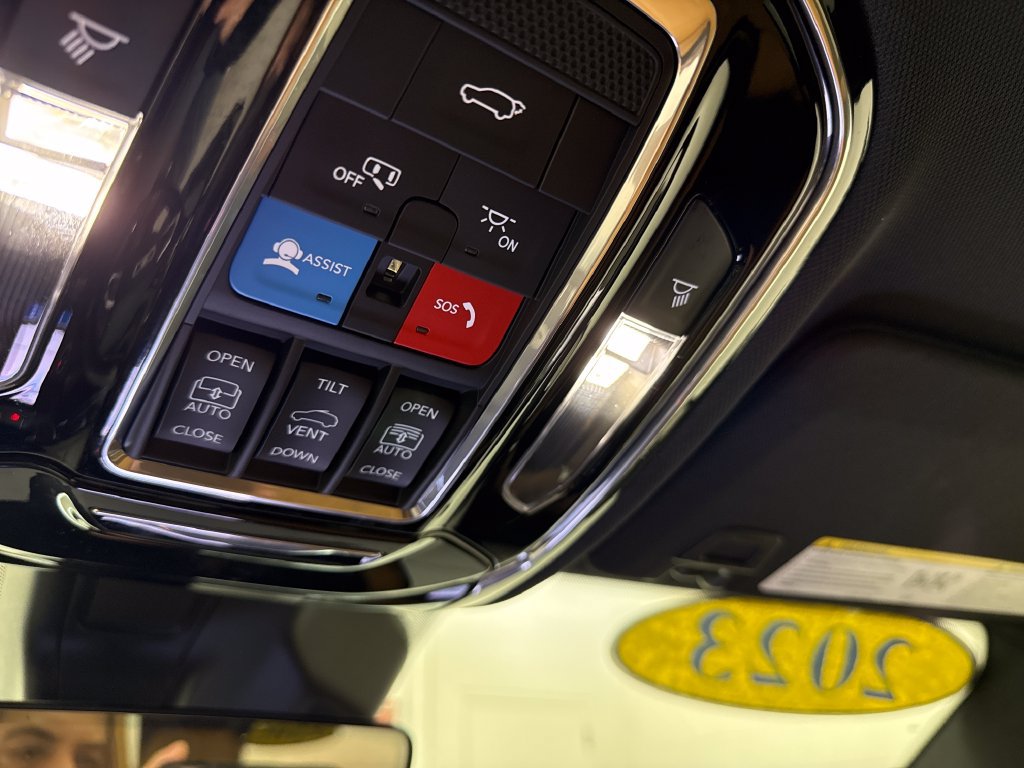 Used 2023 Jeep Grand Cherokee Summit AWD/4WD image 21