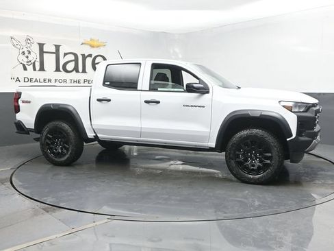 New 2026 Chevrolet Colorado Trail Boss AWD/4WD image 1