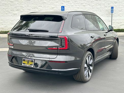 New 2025 Volvo EX90 Plus image 4
