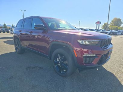 New 2025 Jeep Grand Cherokee Limited w/ Black Appearance Package