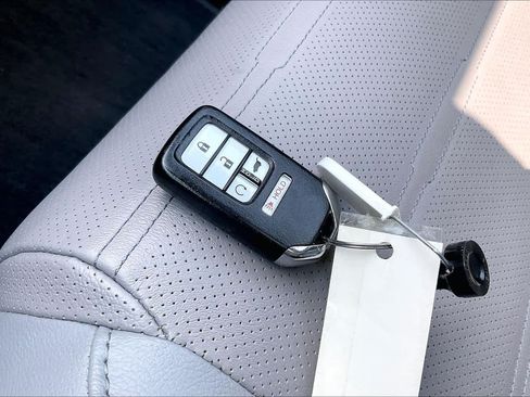 Used 2020 Honda CR-V Touring image 14