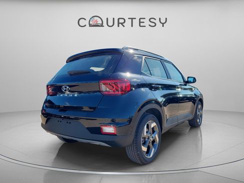New 2026 Hyundai Venue SEL image 3