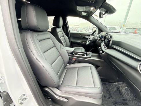 Used 2025 Chevrolet Equinox LT w/ Convenience Package II image 24