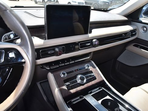 Used 2022 Lincoln Aviator Reserve w/ Equipment Group 201A AWD/4WD image 9