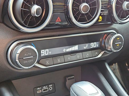 Certified 2022 Nissan Sentra SR w/ Electronics Package image 15