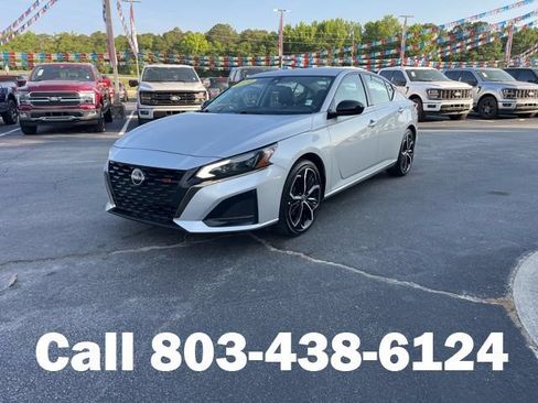Used 2024 Nissan Altima 2.5 SR FWD image 34