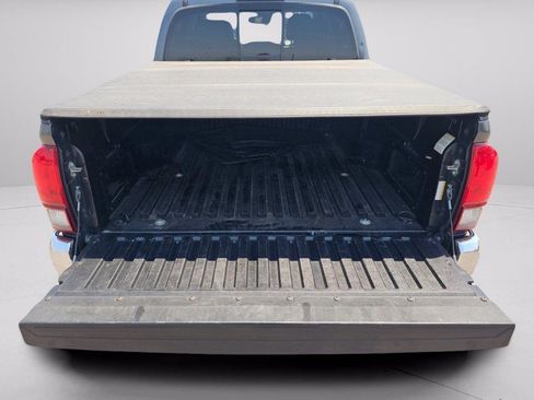 Used 2018 Toyota Tacoma SR5 RWD image 24