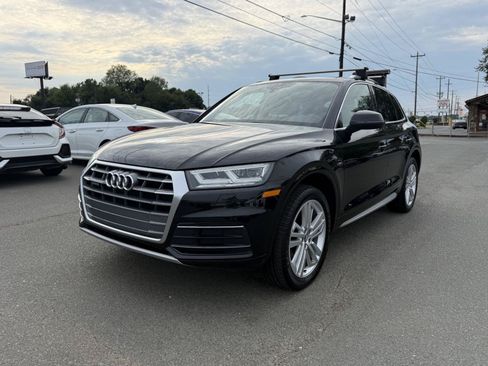 Used 2019 Audi Q5 2.0T Premium Plus w/ Premium Plus Package AWD/4WD image 3
