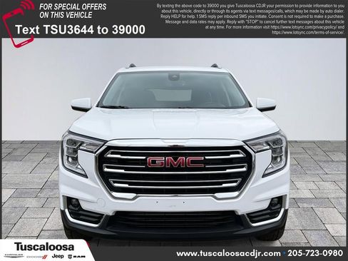 Used 2024 GMC Terrain SLT image 2